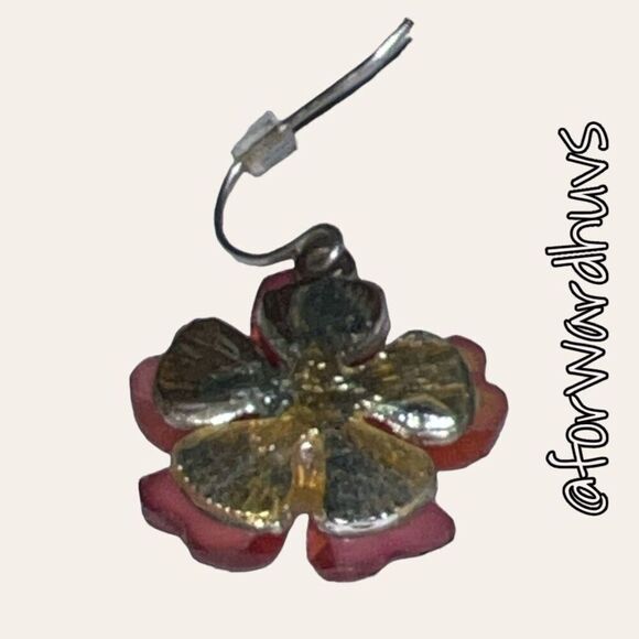 Flower Earrings - Picture 5 of 9